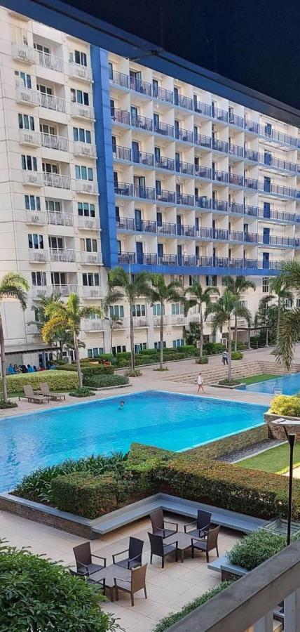 Glenda Place Aurum At Sea Residences Near Moa Пасай Екстериор снимка