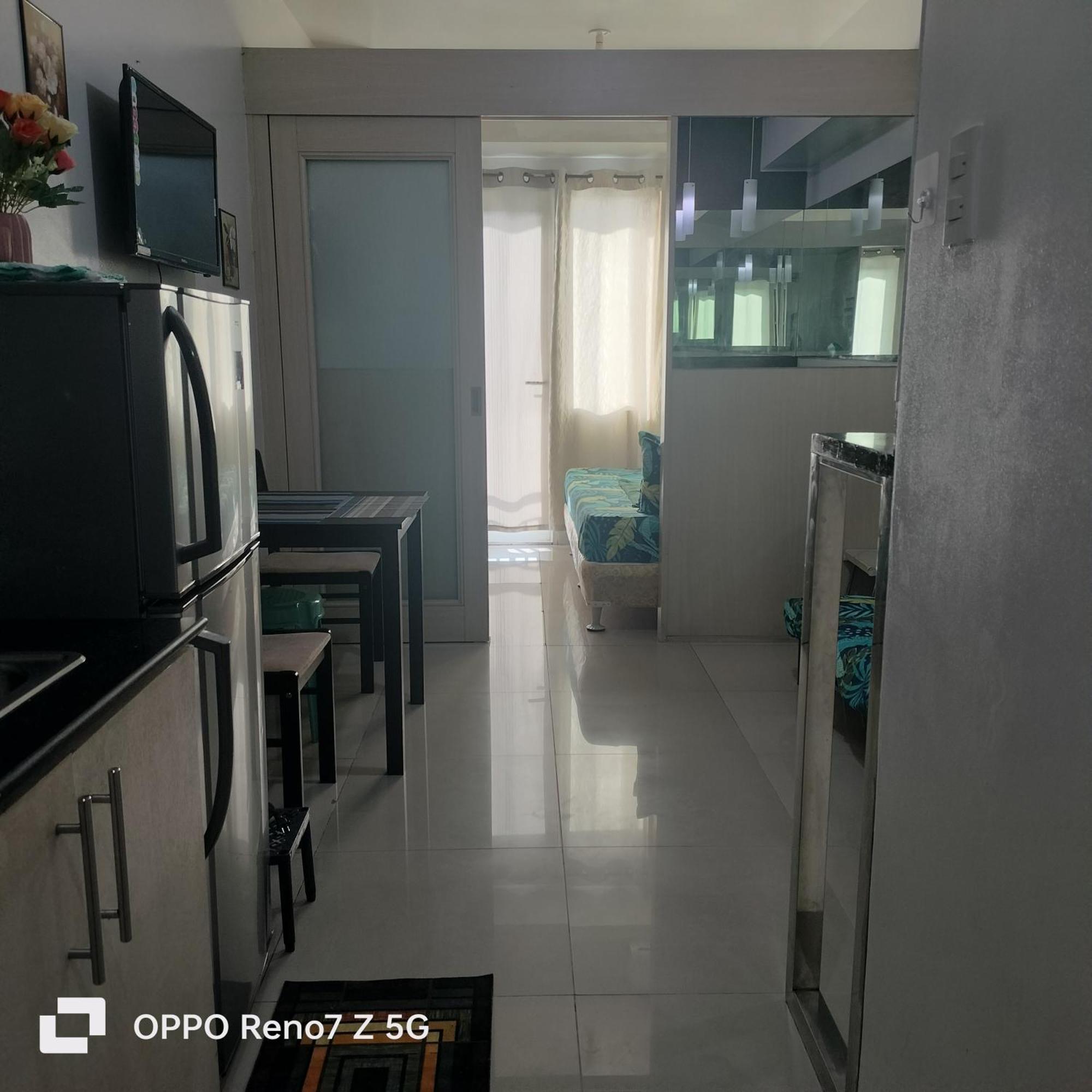 Glenda Place Aurum At Sea Residences Near Moa Пасай Екстериор снимка