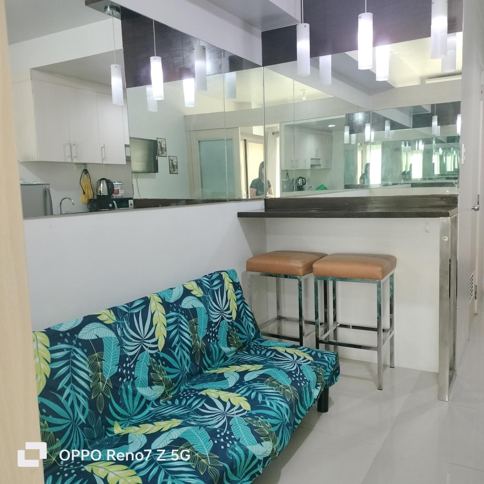Glenda Place Aurum At Sea Residences Near Moa Пасай Екстериор снимка