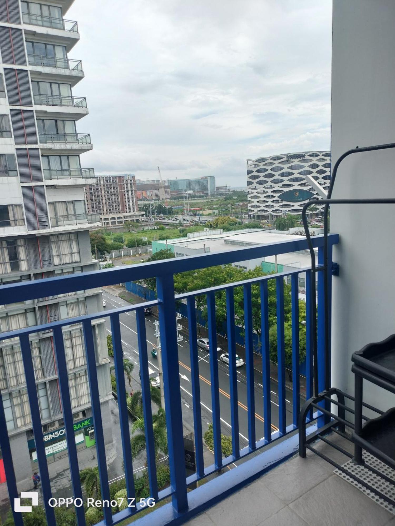 Glenda Place Aurum At Sea Residences Near Moa Пасай Екстериор снимка