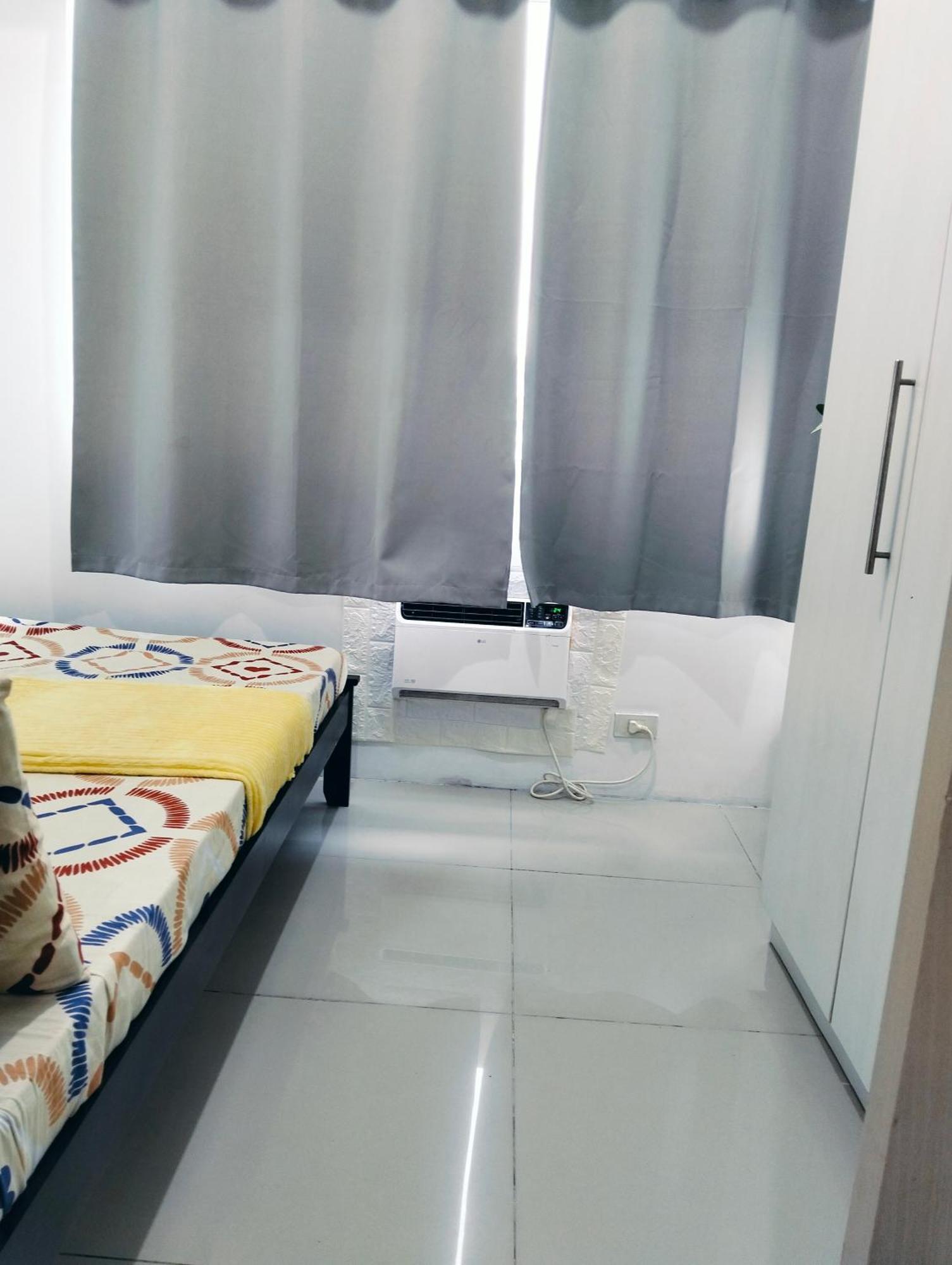 Glenda Place Aurum At Sea Residences Near Moa Пасай Екстериор снимка